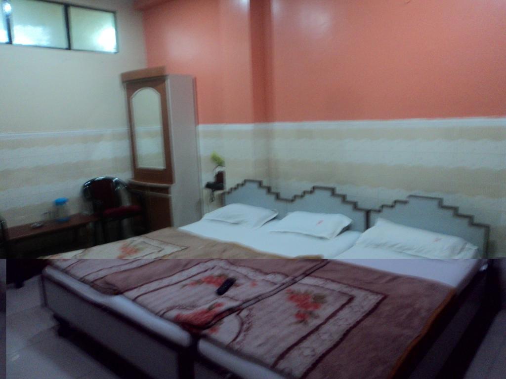 Hotel Jyoti 瓦拉纳西 客房 照片
