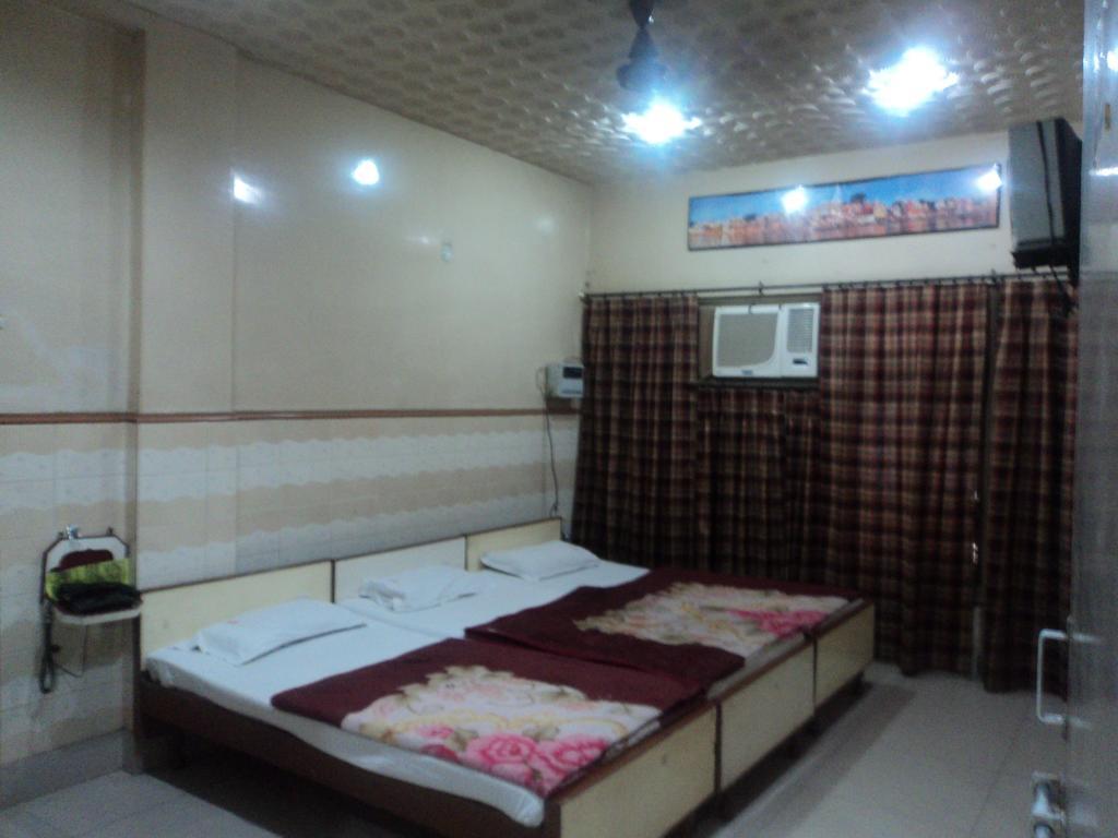 Hotel Jyoti 瓦拉纳西 客房 照片