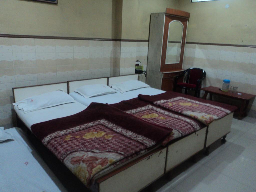Hotel Jyoti 瓦拉纳西 客房 照片